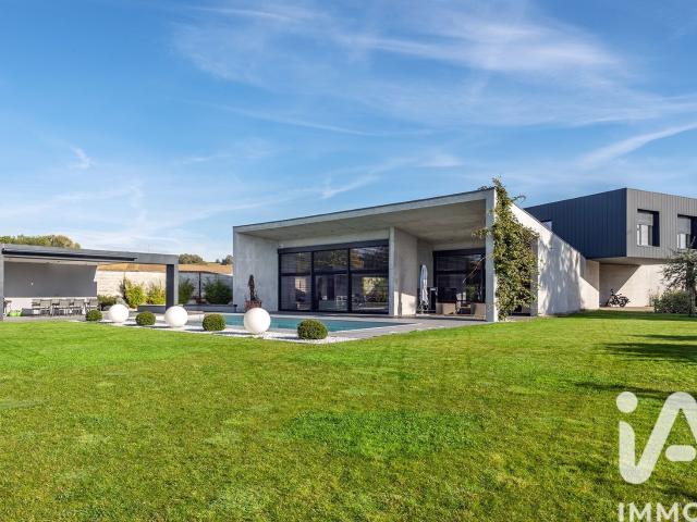 Maison 7 pièces 389 m²
