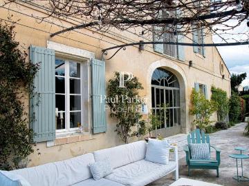 Maison 7 pièces 380 m²