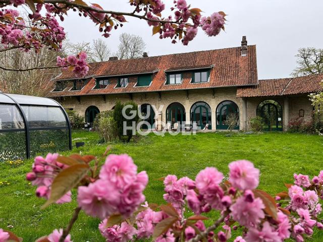 Maison 7 pièces 390 m²