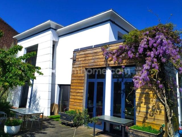 Maison 7 pièces 400 m²
