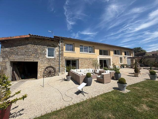 Maison 7 pièces 403 m²