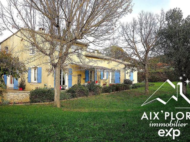 Maison 7 pièces 417 m²