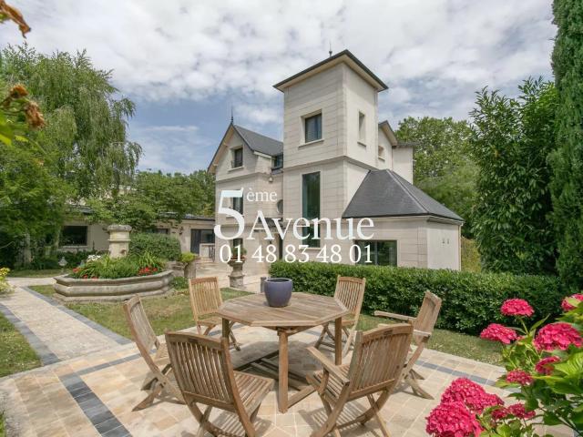 Maison 7 pièces 421 m²