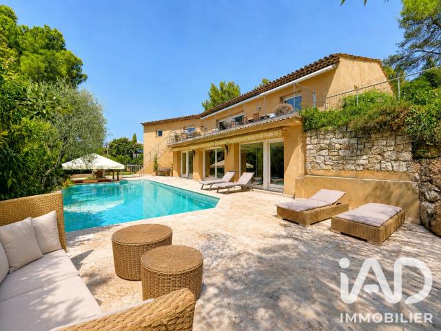 Maison 7 pièces 430 m²