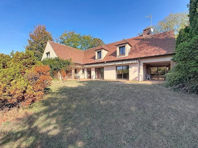 Maison 7 pièces 450 m²
