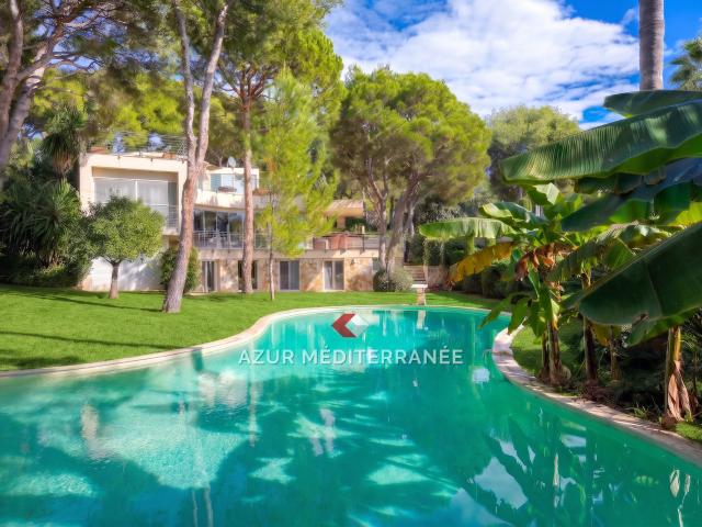 Maison 7 pièces 465 m²