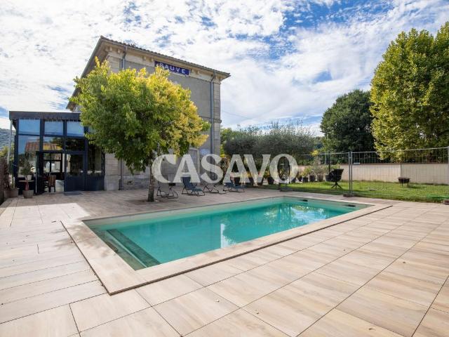 Maison 7 pièces 472 m²