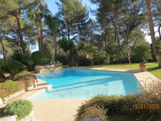 Maison 7 pièces 500 m²