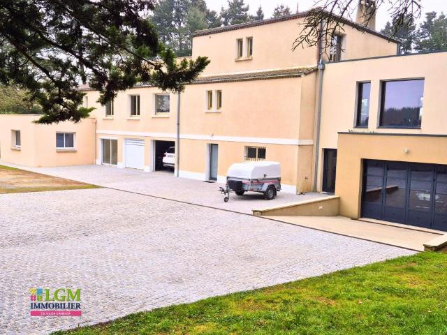 Maison 7 pièces 525 m²
