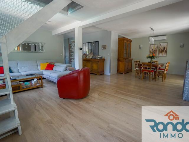 Maison 7 Pieces / 5 Chambres / Environ 136 M2 Au Sol / Parce. 136m² Bretigny