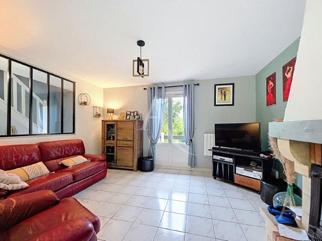 Maison familiales 7 piéces 5 chambres jardin sous sol MOISSON à 10 minutes de Bonnieres sur Seine
