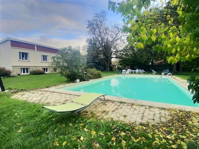 Maison 7 pièces 202 m²