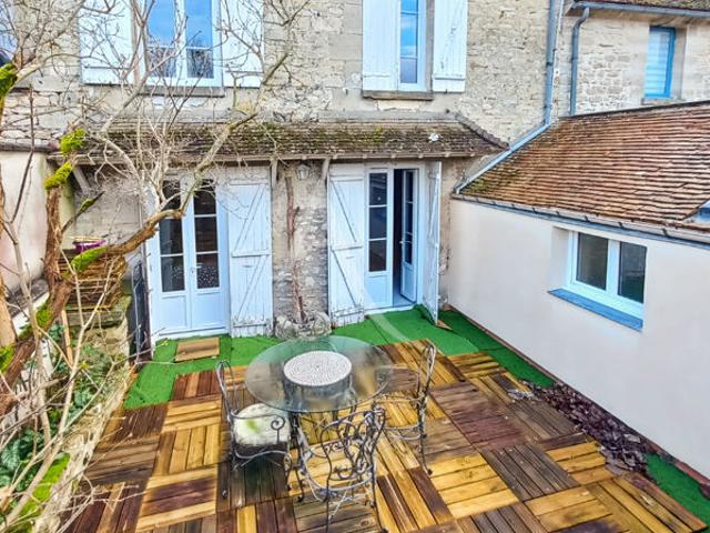 Maison 7 pièces à 12 minutes de Chars