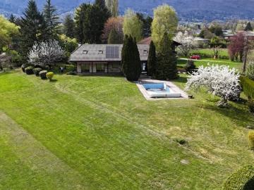 MAISON 7 PIECES A 2 PAS DU LAC AVEC PISCINE A SAINT JORIOZ 74410