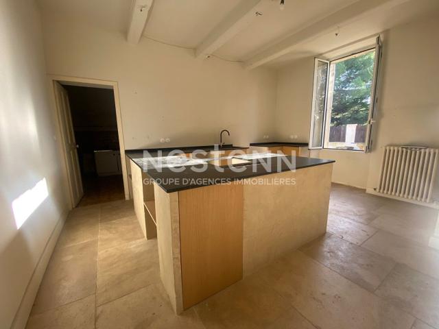 Maison 7 pièces à vendre à Cavaillon ? Mas en pierre 155 m². 155m² Cavaillon