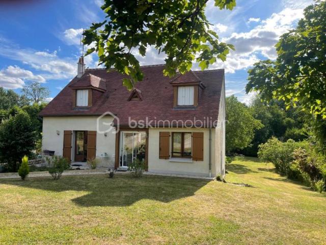 MAISON 7 Pièces avec 4000m² de terrain