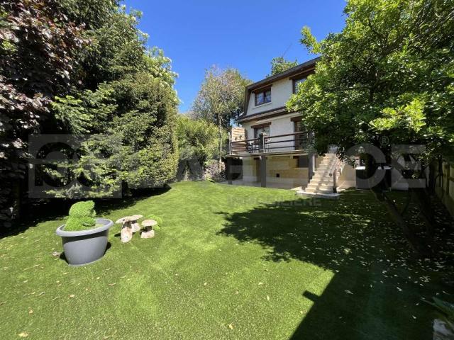 Maison 7 pièces avec sous sol total