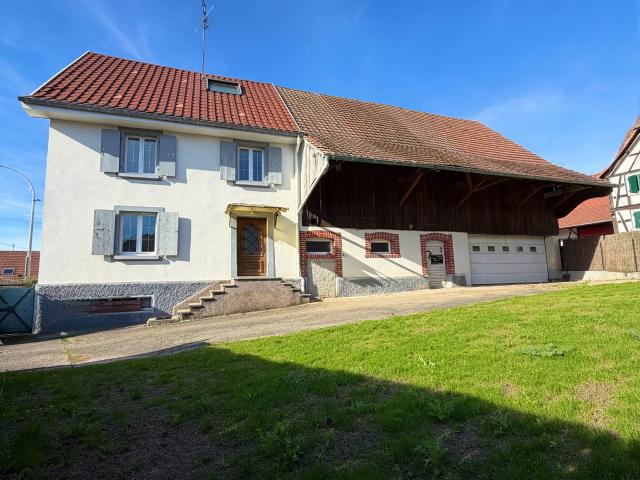 Maison 7 pièces de 150 m2 avec grange et bureau