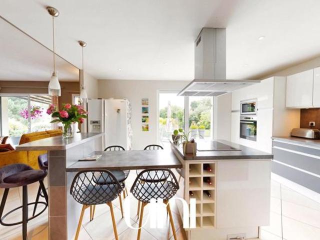Maison 7 pièces de 223m2 avec jardin à SAINT OUEN DU MESNIL OGER