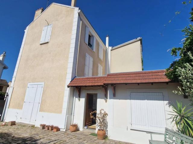 Maison 7P 12 min de la British School