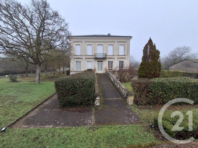 Maison 43 pièces 3 420 m²