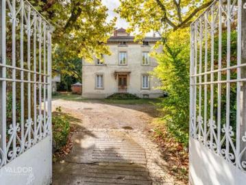 Maison 450 m2 SATHONAY CAMP