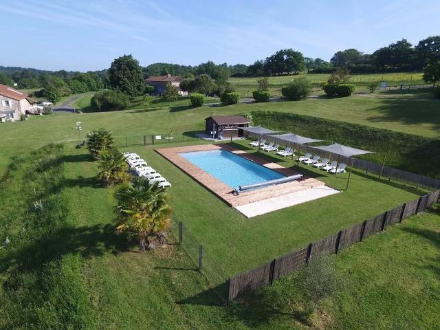 Maison 45 pièces 1 270 m²