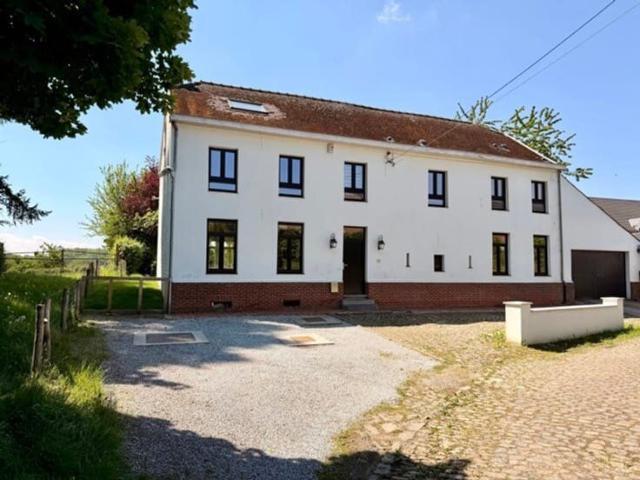 Maison 4 ch. avec jardin et grand garage