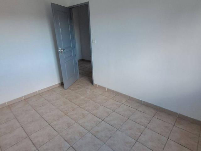 Maison 4 chambres – 97 m² – jardin, piscine et garage