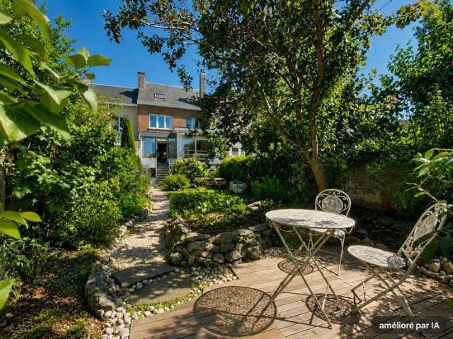Maison 4 chambres | 230 m² | Jardin & vue Citadelle