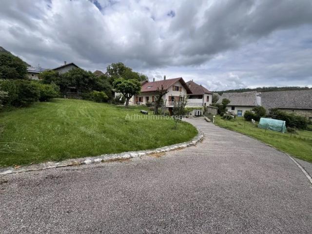 Maison 4 chambres 2587 m² de terrain