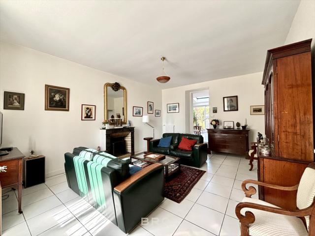 Maison 4 Chambres + 2 Bureaux Vannes Centre 139m² Vannes