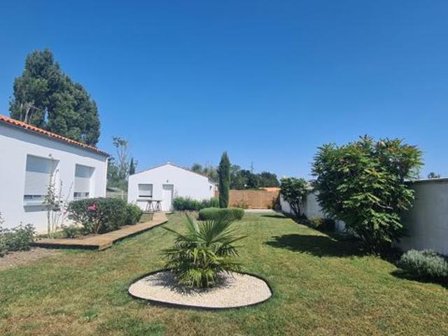 MAISON 4 CHAMBRES TERRAIN 1400M2