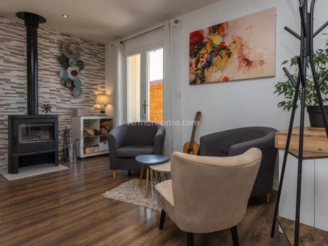 Maison familiale récente avec vue dégagée – terrain 1250 m² – 4 chambres + dépendance