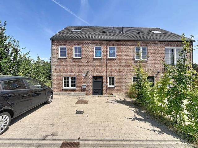 Maison 4 chambres à louer 136 m² Incourt
