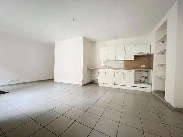 Maison 4 chambres, ANGLADE Aquitaine 33390 DS103577549