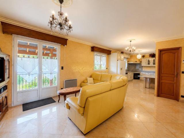 Maison 4 chambres + appartement indépendant de 60 m² – Exposé plein sud