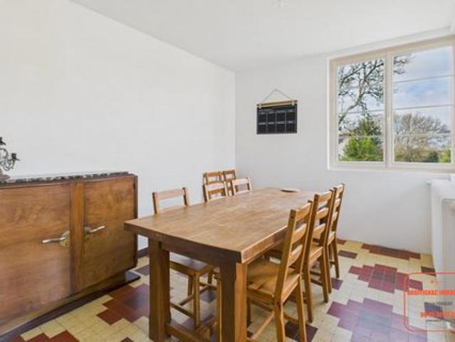 MAISON 4 CHAMBRES AU COEUR DU VILLAGE AVEC JARDIN