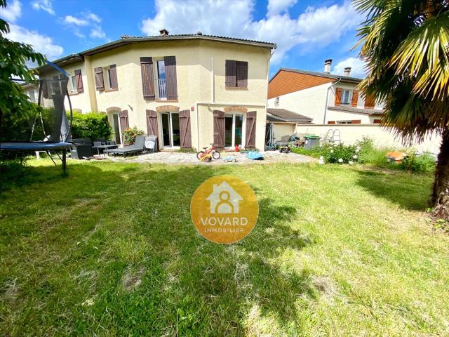 Maison 4 chambres avec beau jardin