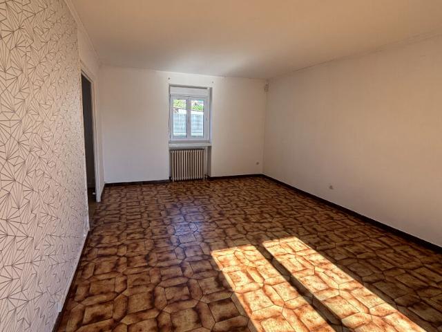 Maison 4 chambres avec jardin garage et dépendances, Montceau les mines