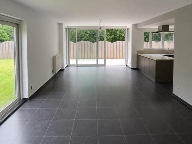 Maison 4 chambres avec piscine àHennuyères LOUÉE !