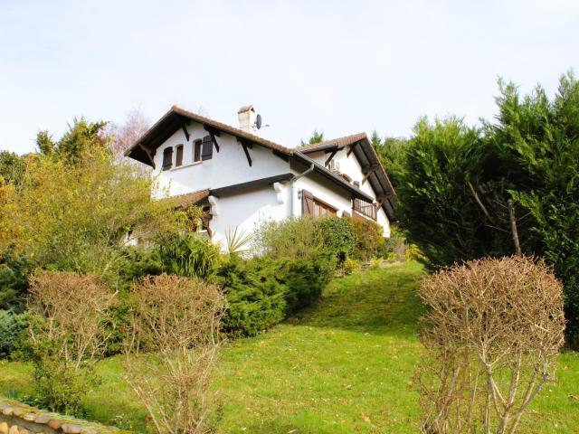 Maison 4 chambres avec piscine, vue Pyrénées 164m² Lacassagne