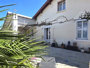 Maison 4 chambres + bureau avec cave et garage 304m2 de terrain