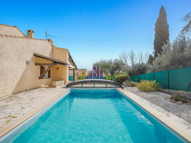 Maison 3 chambres dont 2 de plain pied avec piscine, garage