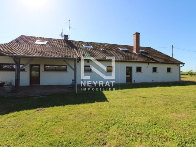 Maison 4 chambres et parcelle de 3900 m², une cour