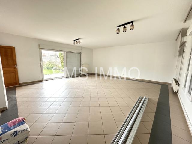 Maison 4 chambres garage grand jardin