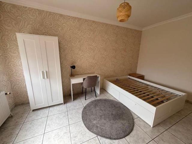 Maison 4 chambres meublées à Jumet