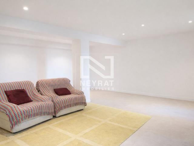Maison 4 chambres MONTCENIS 318,50 m2 290 000 €