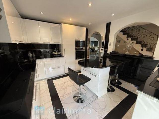 Maison 4 chambres, Rognac Provence Alpes Côte d'Azur 13340 DS96471689