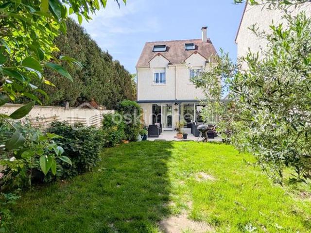 MAISON FAMILIALE 4 CHAMBRES SANS VIS A VIS JARDIN
